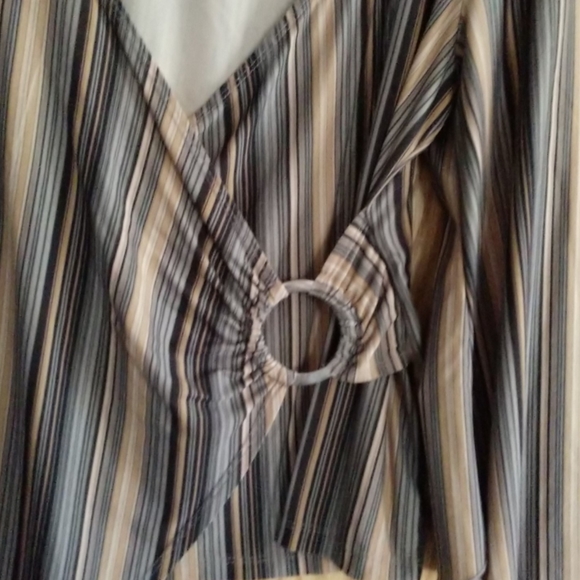 Women's Top - Picture 3 of 4